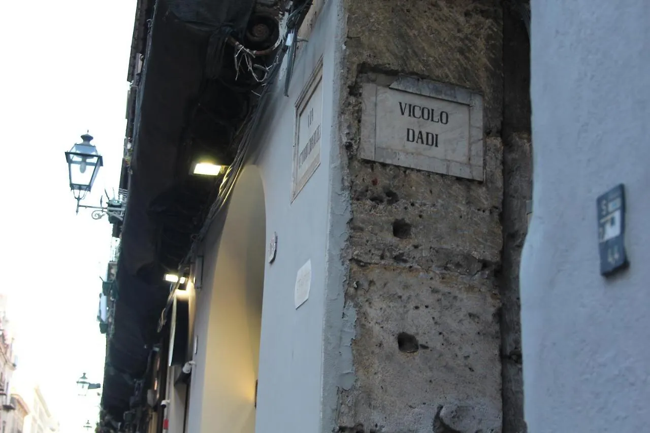 Dadi'S Home Lt Palermo 0*,  Italy